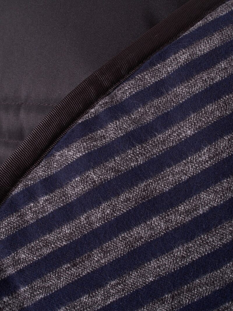 ALASKA-P BLACK WINTER STABLE RUG