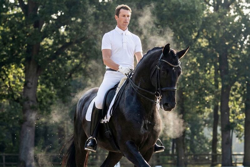 Polo Tecnica o T-Shirt Tecnica? La Scelta Strategica che Definisce la Tua Performance in Allenamento